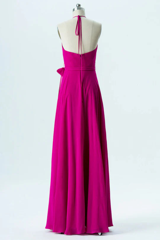 Vestido de dama de honor con cuello halter y capucha